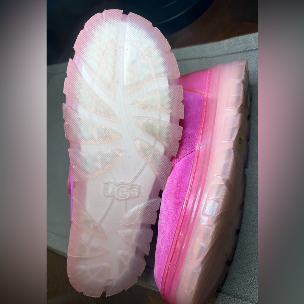 UGG Neumel Women’s Suede Chukka Boots Barbie Pink Core, Size 9 Like New - Picture 8 of 9